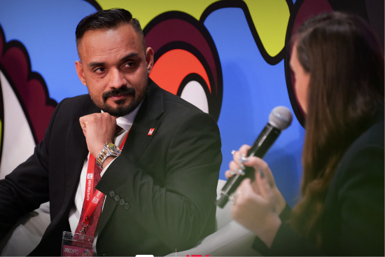 _埃托奥荣获2015年金足奖_透明经营