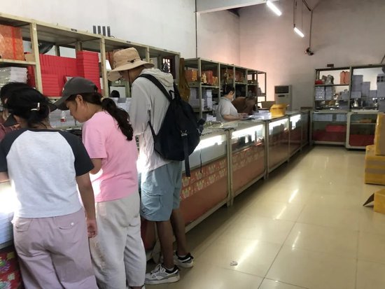  白马寺的法物流通处，环境简陋