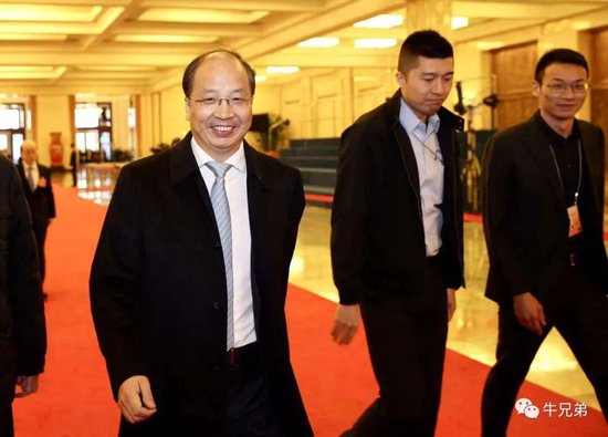 易会满自造“独家新闻”，自导“集体辩护闹剧”_易会满自造“独家新闻”，自导“集体辩护闹剧”_