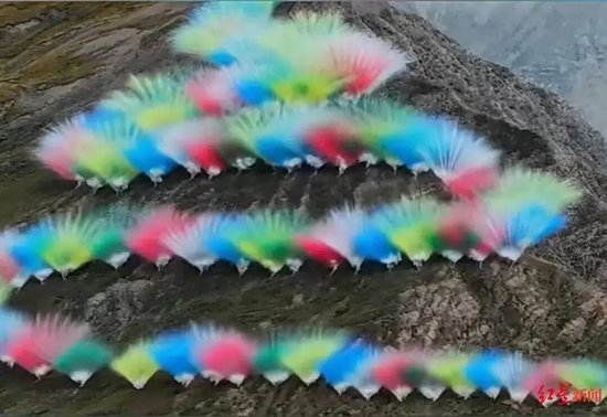 脑子进水了？始祖鸟竟然去喜玛拉雅“炸山”_脑子进水了？始祖鸟竟然去喜玛拉雅“炸山”_
