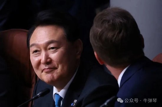 牛弹琴：他活成了世界的一个大笑话