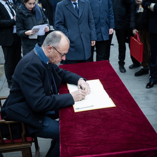 德国总理默茨为何在北京写下《孔夫子的箴言》_德国总理默茨为何在北京写下《孔夫子的箴言》_
