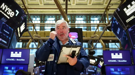 特朗普股票今日预测_特朗普股市跌1000点_