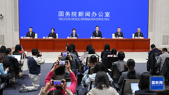 关于生育假期的规定__生育休假政策