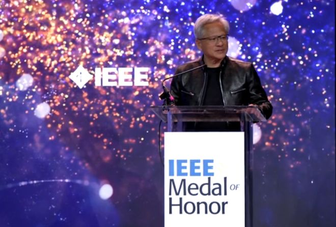 黄仁勋，拿下200万美元大奖