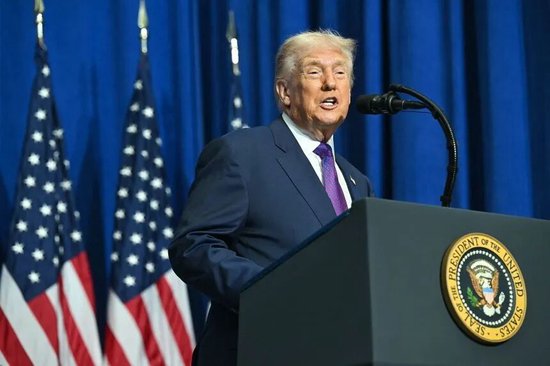 牛弹琴：特朗普开了前所未有的一个会